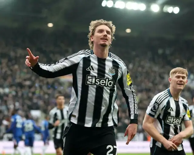 شکست غیرمنتظره چکش‌ها و تساوی داغ نیوکاسل-چلسی؛ همشهری‌ها جشن برد گرفتند!