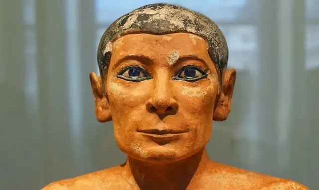 چشم‌های افسونگر ۴۰۰۰ ساله؛ مجسمه‌ای که با نگاهش تاریخ را زنده می‌کند!