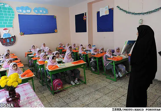 آموزش تغذیه سالم به بیش از ۱۴ هزار دانش‌آموز در میرجاوه؛ نان کامل چگونه سلامت را تضمین می‌کند؟