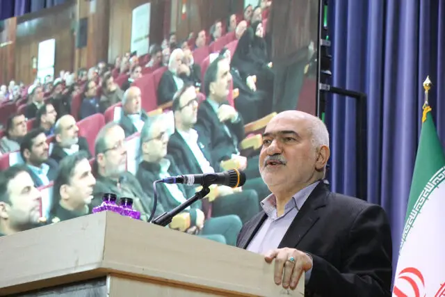 استاندار خوزستان: امروز متخصصان بومی، صنعت نفت را در دست دارند؛ خوزستان شایسته بهره‌برداری کامل است