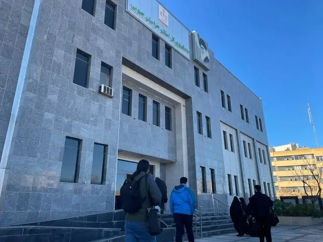 پانزدهمین تور نظارتی قوه قضاییه در خراسان جنوبی؛ خبرنگاران از نزدیک با چالش‌های قضایی آشنا شدند