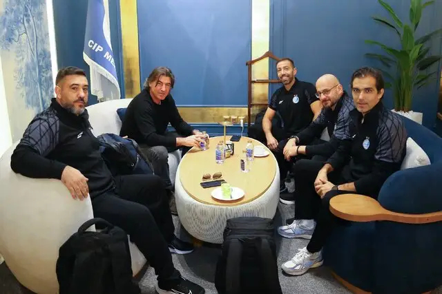 کاروان استقلال با غایبان کلیدی راهی بحرین شد؛ چه سرنوشتی در انتظار آبی‌هاست؟