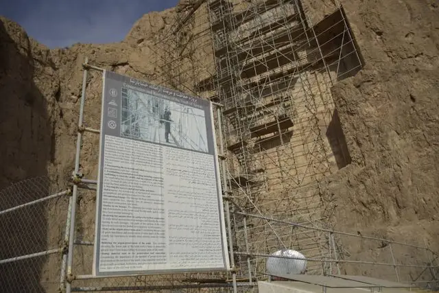 مرمت نفس‌گیر آرامگاه خشایارشا در ۶۰ متر ارتفاع؛ پروژه‌ای بی‌نظیر در نقش رستم