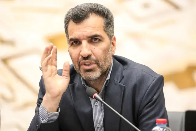 رئیس سازمان مدیریت یزد: صندوق ملی محیط‌زیست کلید بازسازی صنایع استان است!