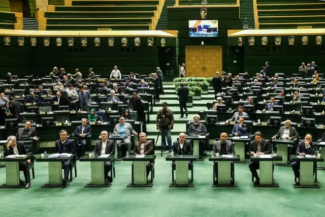 جلسه غیرعلنی مجلس؛ آیا اقتصاد و معیشت مردم به سوی بهبود قابل‌توجه حرکت می‌کند؟