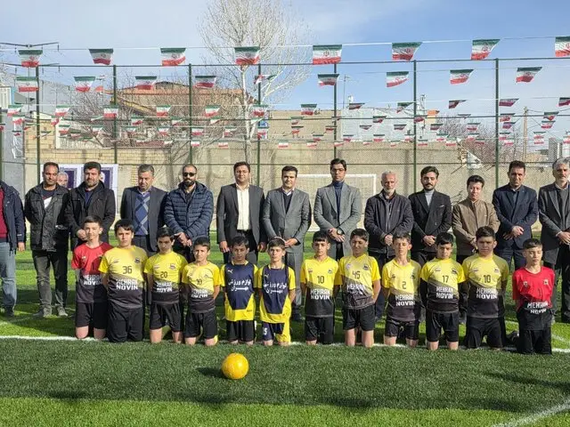 زمین چمن مصنوعی شهرک فرهنگیان رزن افتتاح شد
