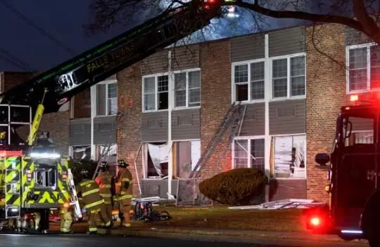 انفجار مهیب در خانه سالمندان فیلادلفیا؛ آتش‌نشانان درگیر نجات جان محبوس‌ها شدند