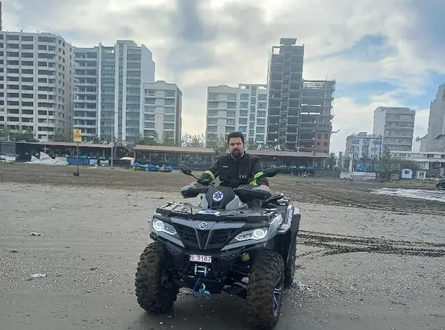 موتور چهارچرخ اورژانس در سواحل محمودآباد؛ نجات جان مسافران در دسترس‌تر شد!