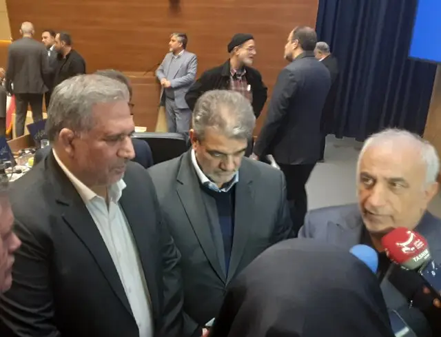 رئیس کمیسیون اقتصادی مجلس هشدار داد: اقتصاد ۱۴۰۵ سخت‌تر از امروز می‌شود؟