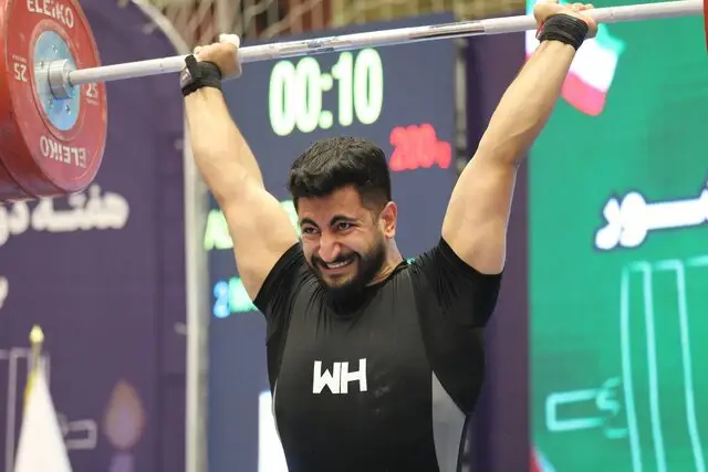 شکستن رکورد جهانی در لیگ وزنه‌برداری؛ درخشش عالی‌پور و جوادی در اهواز