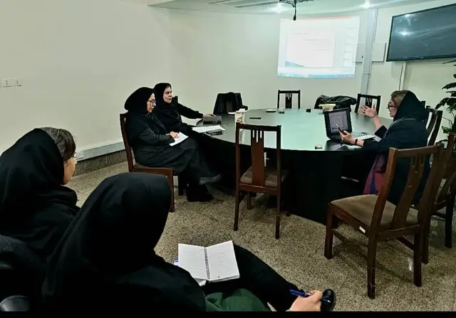 بحران مرجعیت استاد در میدان آموزشی فرهنگ و ارتباطات