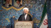 امام جمعه همدان: مسئولان باید در برابر گرانی مهارناپذیر پاسخگو باشند؛ دیگر وقت نمایش تمام شد!