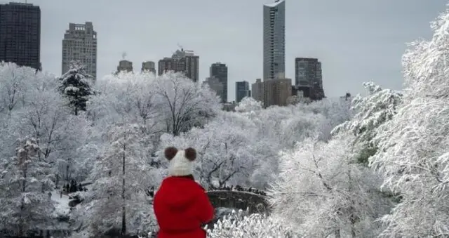 طوفان زمستانی در آمریکا زندگی مردم را مختل کرد