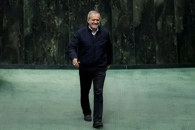 رئیس جمهور امروز مجلس را به هیجان کشید؛ دفاع سرنوشت‌ساز از لایحه بودجه ۱۴۰۵