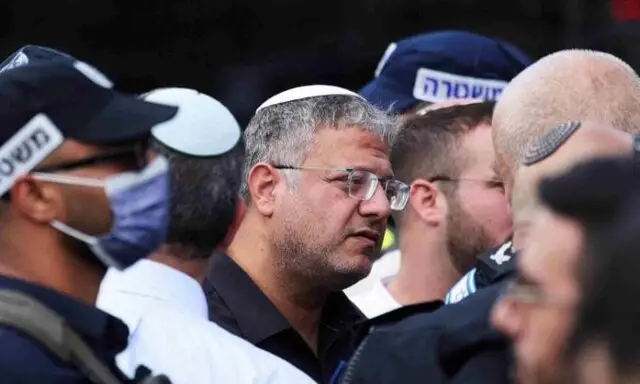 فلسطینیان بن گویر را سنگباران کردند