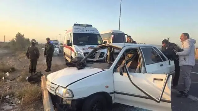 مصدومیت ۵ نفر در تصادف آمبولانس و پراید در میامی