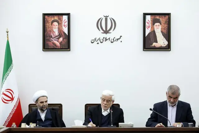 اخبار سیاسی ۸دی؛ هشدار درباره جنگ روانی در بازار ارز/تکذیب ابقاء رئیس‌کل بانک مرکزی