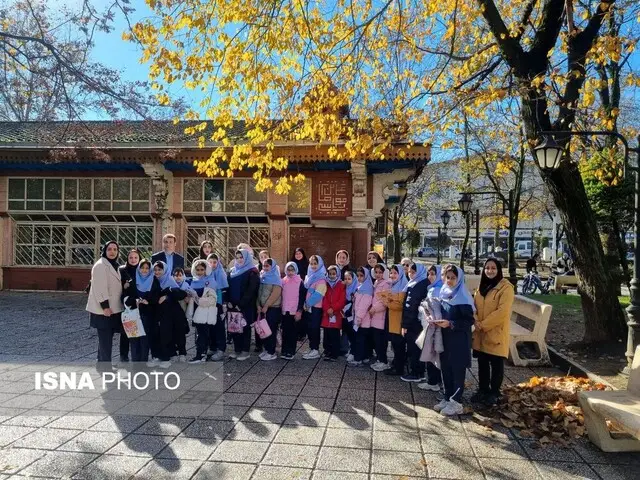 رشت‌گردی نوه‌ها و پدربزرگ‌ها در محله تاریخی سبزه میدان