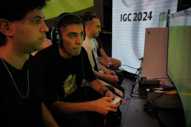 «بازی» همچنان در حاشیه!