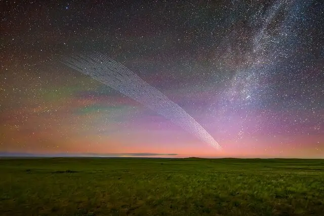 عکس روز ناسا از یک دنباله‌دار مصنوعی