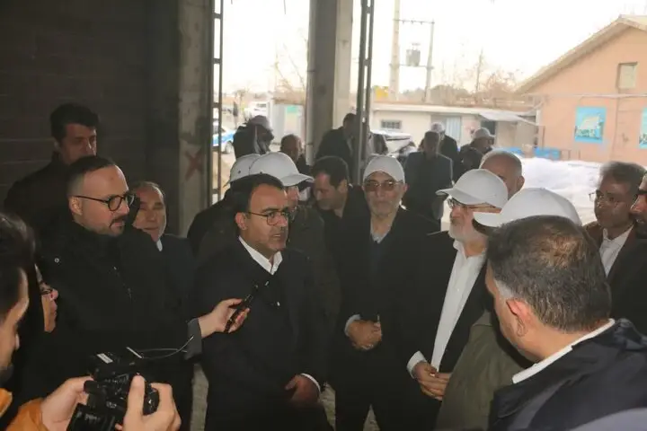 بازدید معاون اجرایی رئیسجمهور و استاندار تهران از بیمارستان مفتح ورامین