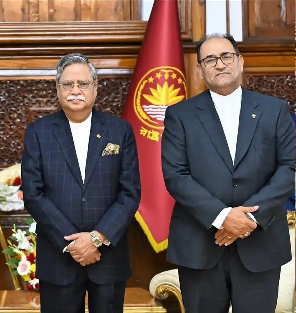 سفیر جدید ایران در بنگلادش استوارنامه خود را تقدیم کرد