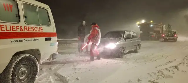 امدادرسانی هلال احمر به ۲۰۰ گرفتار برف در خوش‌ییلاق گلستان