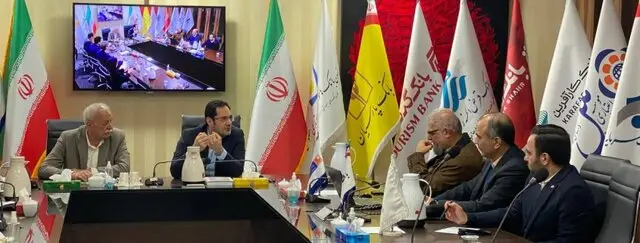 رئیس کانون بانک‌های خصوصی: همه مشکلات اقتصاد را به گردن بانک‌ها نیندازید