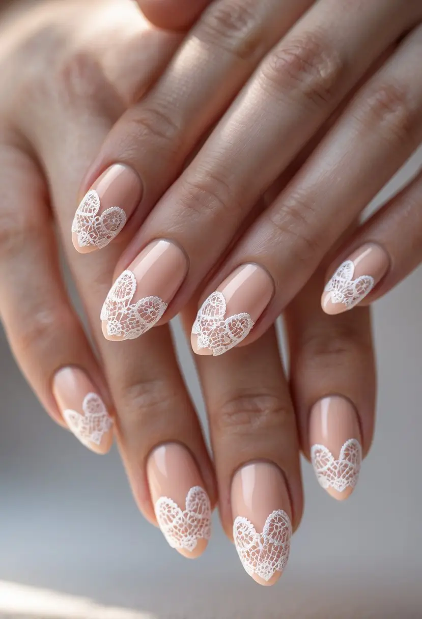 مدل لاک ناخن کوتاه با دیزاین دخترانه