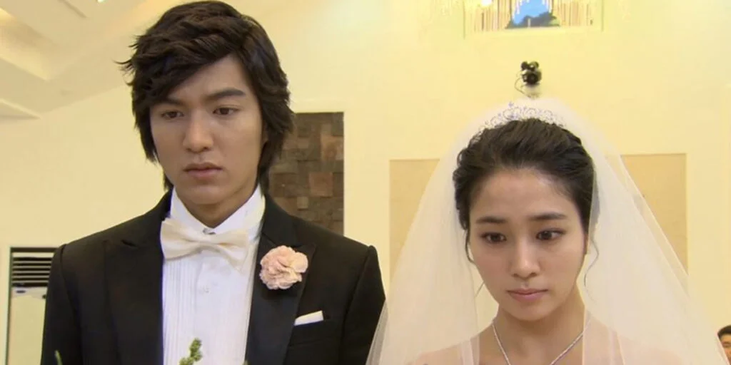 لی مین‌جونگ پس از ۱۶ سال؛ جذابیت بی‌نظیر ۴۳ سالگی او را از دست ندهید!