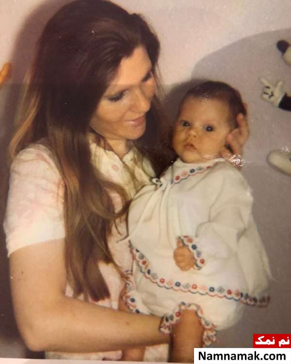 زندگینامه ویکتوریا بکام و همسرش کودکی ویکتوریا بکهام در آغوش مادرش