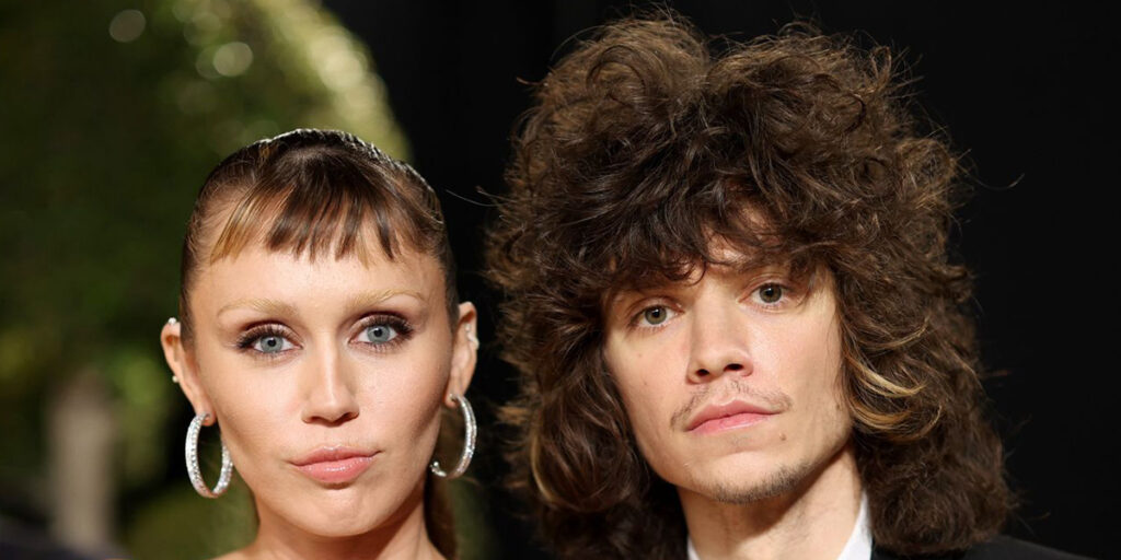 حلقه نامزدی مایلی سایرس