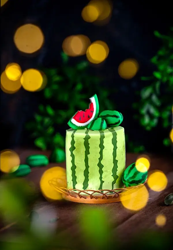 تزیین کیک شب یلدا برای مدرسه