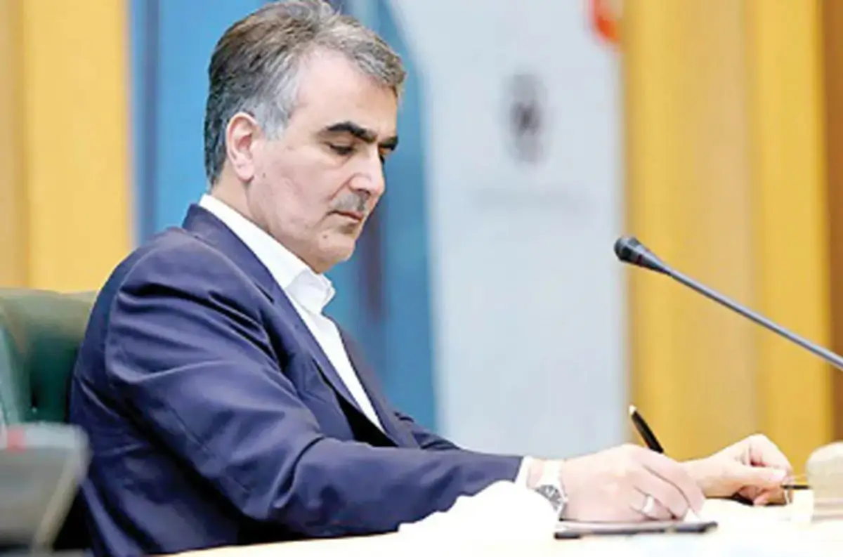 ادعای خبرگزاری خبرآنلاین: فرزین استعفا داد