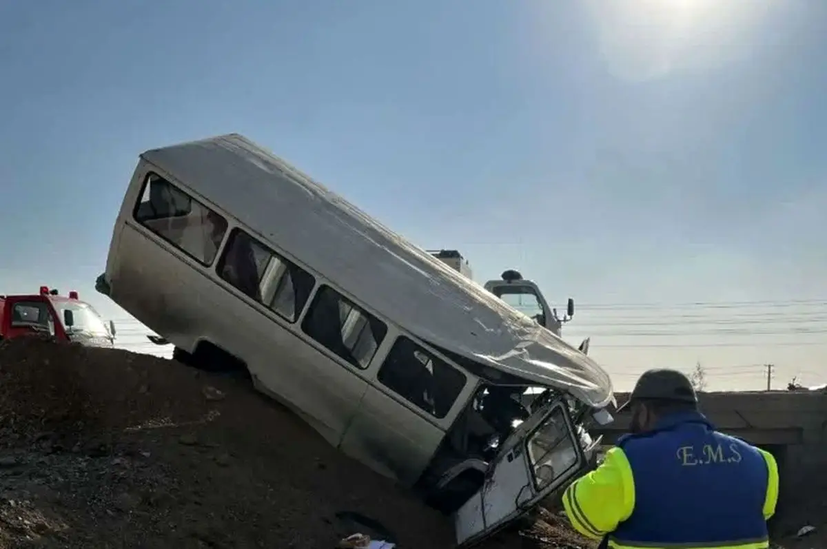 واژگونی مینی‌بوس دانش‌آموزان در ایوانکی؛ علت اصلی که همه را شوکه کرد!