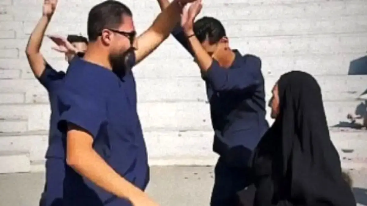 اجرای شاد و دیدنی مادر و پسر در جشن فارغ‌تحصیلی با آهنگ «ناز نکن ناز نکن»