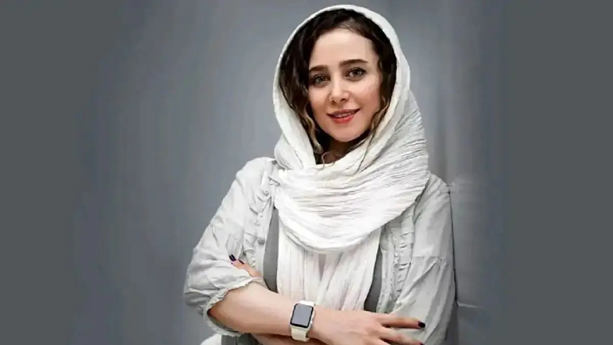 فیلم آواز معروفا| الناز حبیبی با استایل گنگ تو کنسرت مسعود صادقلو چه دست افشانی میکنه