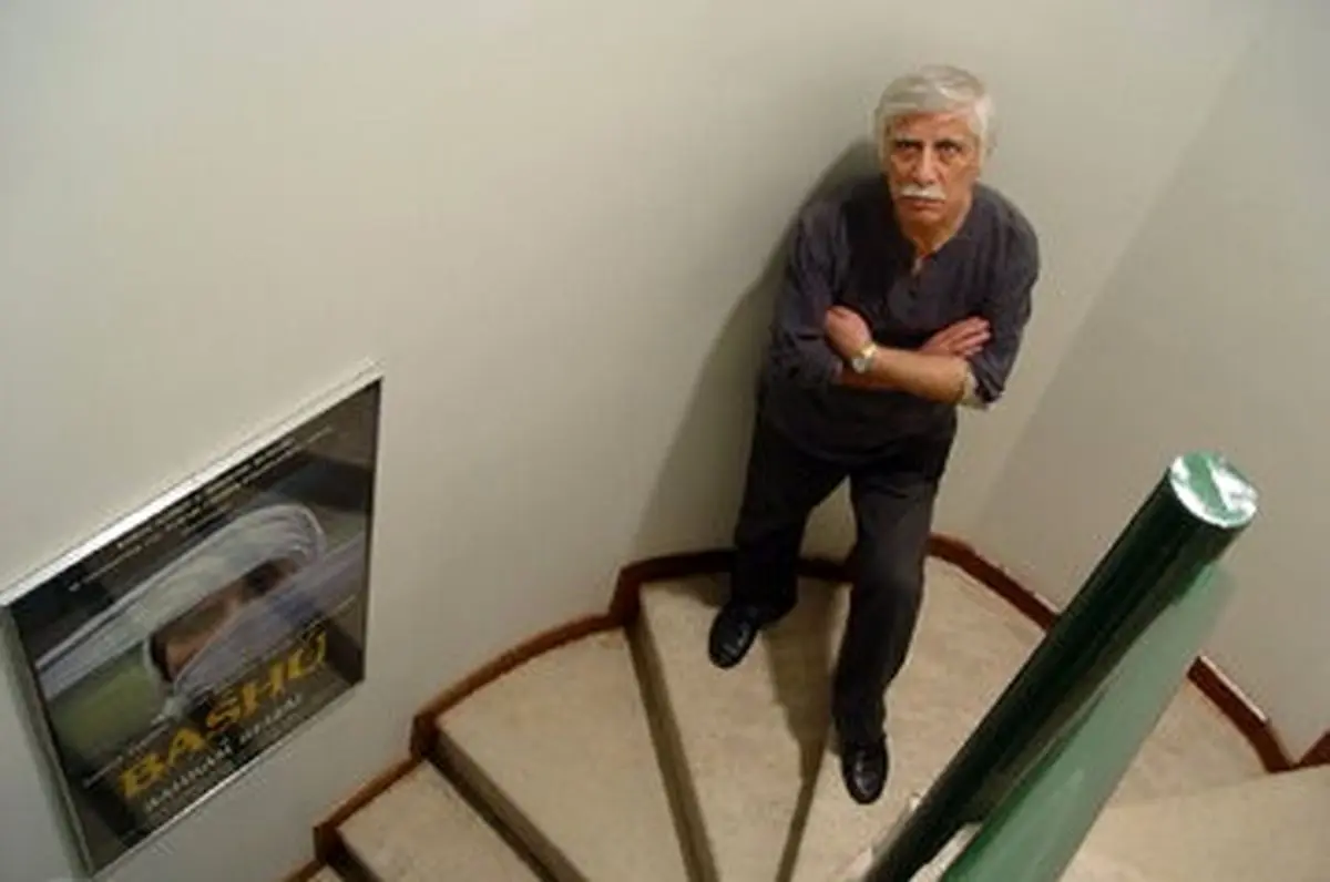 واکنش جنجالی نیلوفر بیضایی به مرگ پدر؛ چرا باید سیاه بپوشیم؟