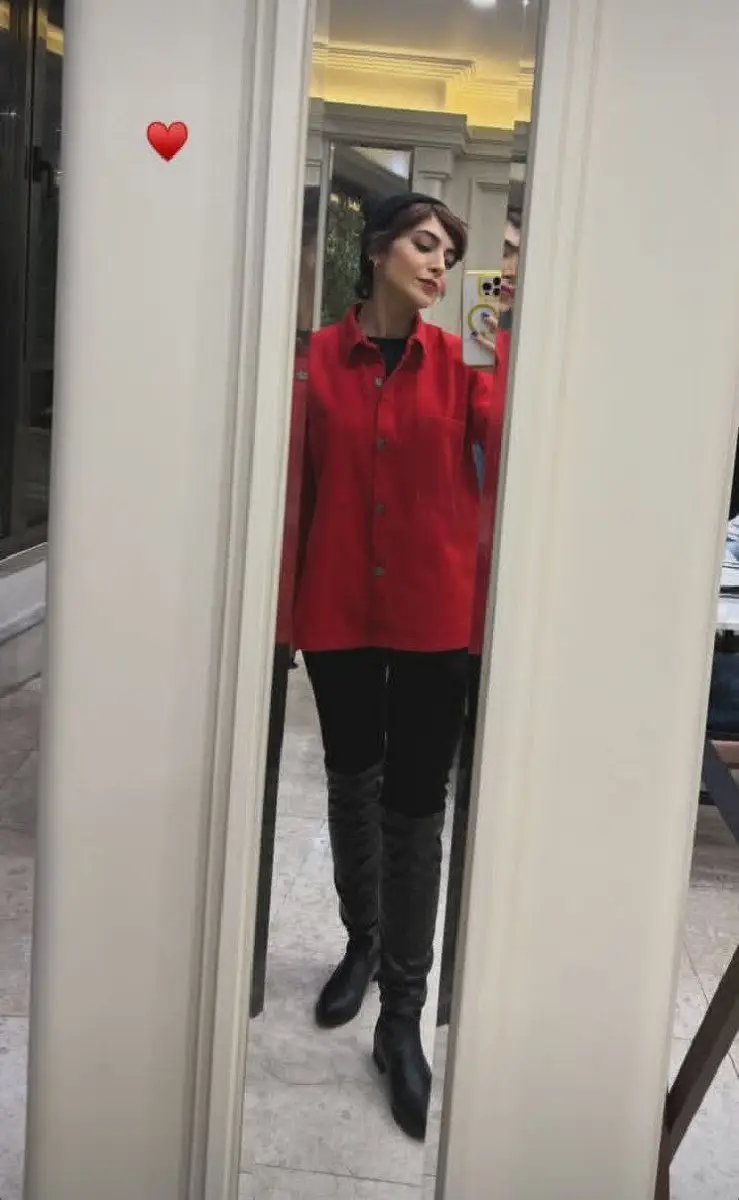 جشن یلدای مهشید جوادی با استایل قرمز 2