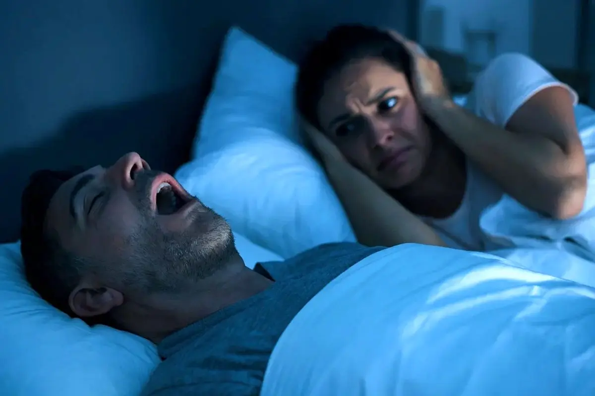 ۴ راه طلایی برای پایان دادن به خروپف‌های شبانه که کمتر کسی می‌داند!