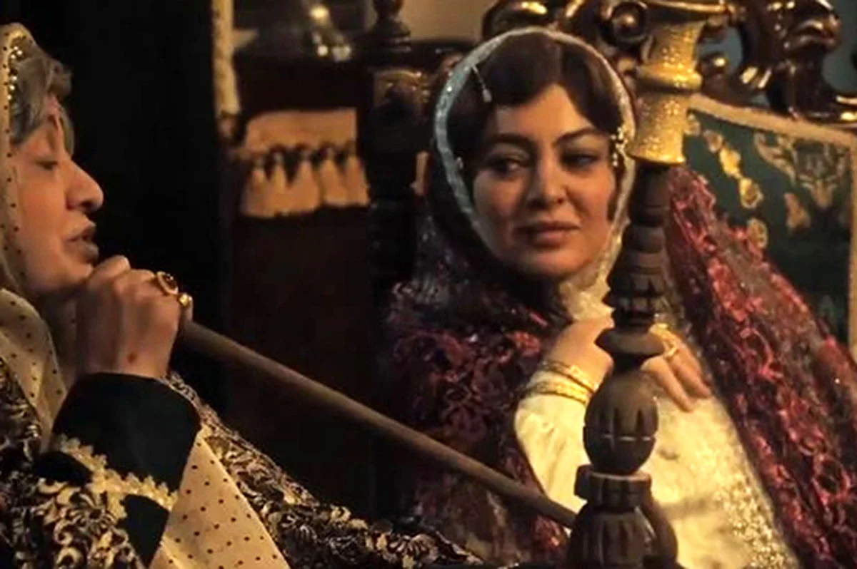 رزیتا غفاری با چهره‌ای نو در لباس قاجاری؛ زیبایی‌ای که همه را شگفت‌زده کرد