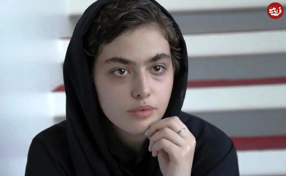 سفر شگفت‌انگیز ریحانه پارسا به سال 98 در 21 سالگی؛ عکس دیده‌نشده از پشت صحنه نمایش