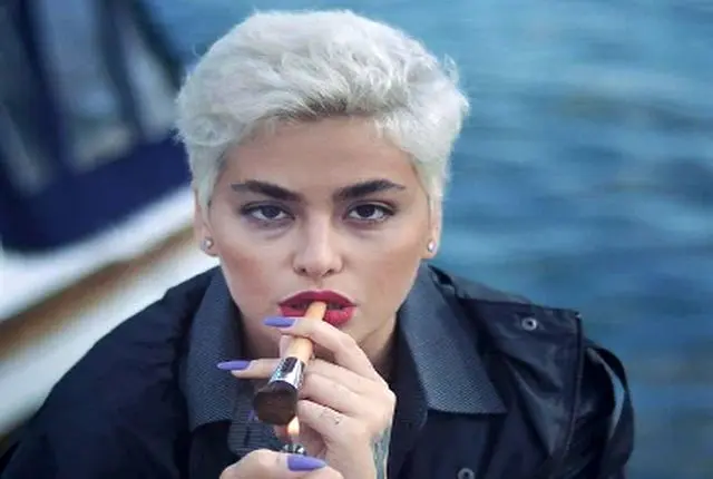 ریحانه پارسا : مجردم بخاطر اخلاق بدم هیچ مردی تحملم نمیکنه | پس شوهر کم سن و سالش توی ترکیه  چی شد ؟!