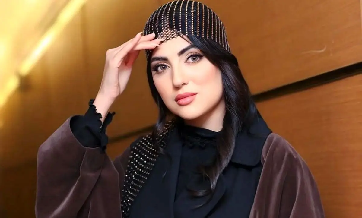 استقبال متفاوت هلیا امامی از سال نو میلادی با سلفی جذاب کنار بابانوئل!