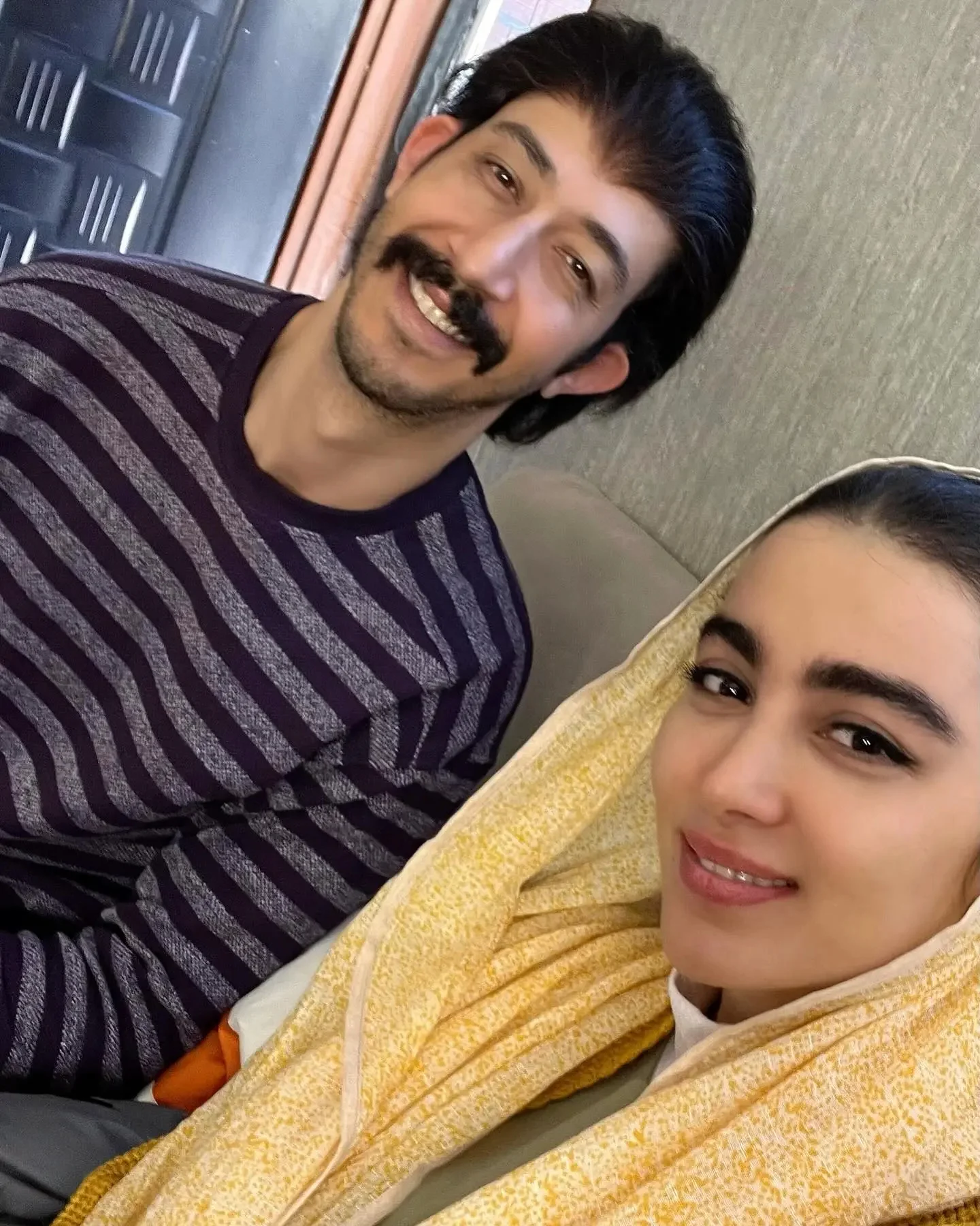 نگاه روز | ژست «بهتاش» و «سارا» سریال پایتخت 7 پشت صحنه