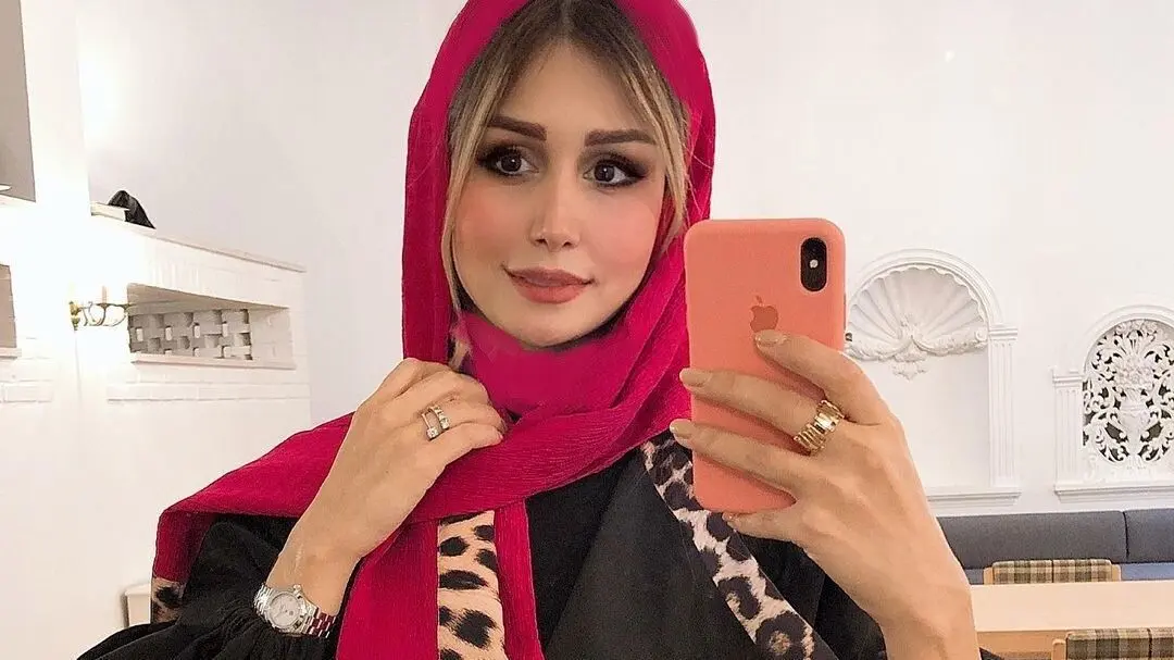 سپیده بزمی پور با خرید فرش ریزبافت ایرانی، خانه‌شان را به سبک خاصی مزین کرد!