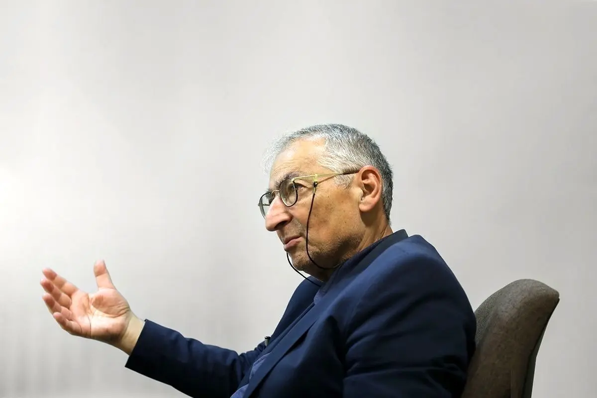 زیباکلام هشدار داد: شاهراه ثروتمند شدن در ایران ربطی به نوآوری ندارد!