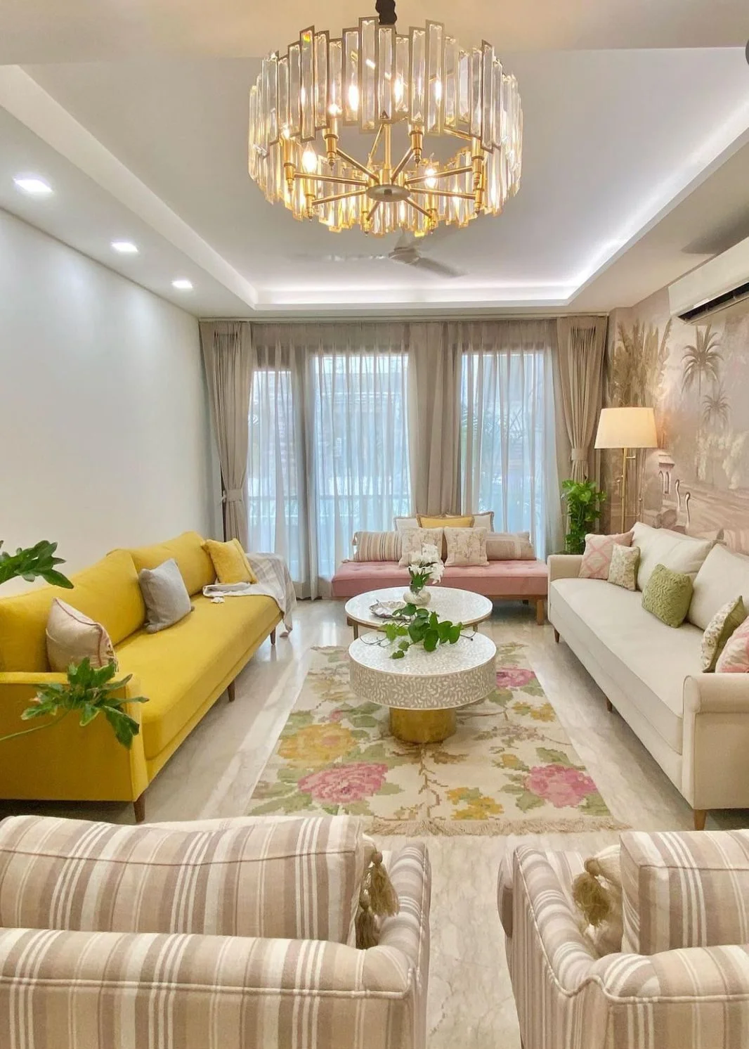 چیدمان پذیرایی مستطیل باریک