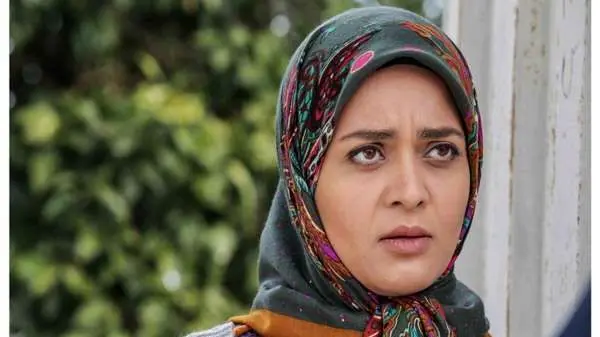 عکس / استایل جدید و خاص عارفه معماریان (دختر محمود نقاش) با کلاه بافتنی و شال ضخیم، همه را غافلگیر کرد! / از «پایتخت ۶» تا مدلینگ پاییزی …