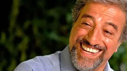 اعتراف تکان‌دهنده علیرضا خمسه درباره رنگ پوست خانواده‌اش که 34 سال پنهان ماند!